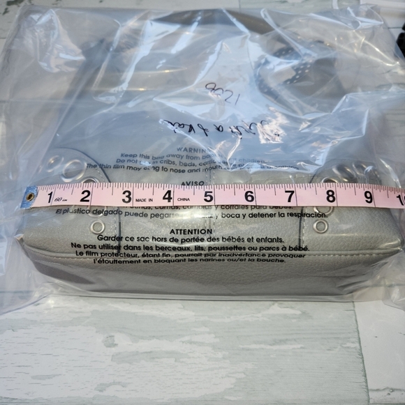 Olivi & KATE Gray Hobo Bag w/ Eyelet Details NWT - Picture 8 of 9